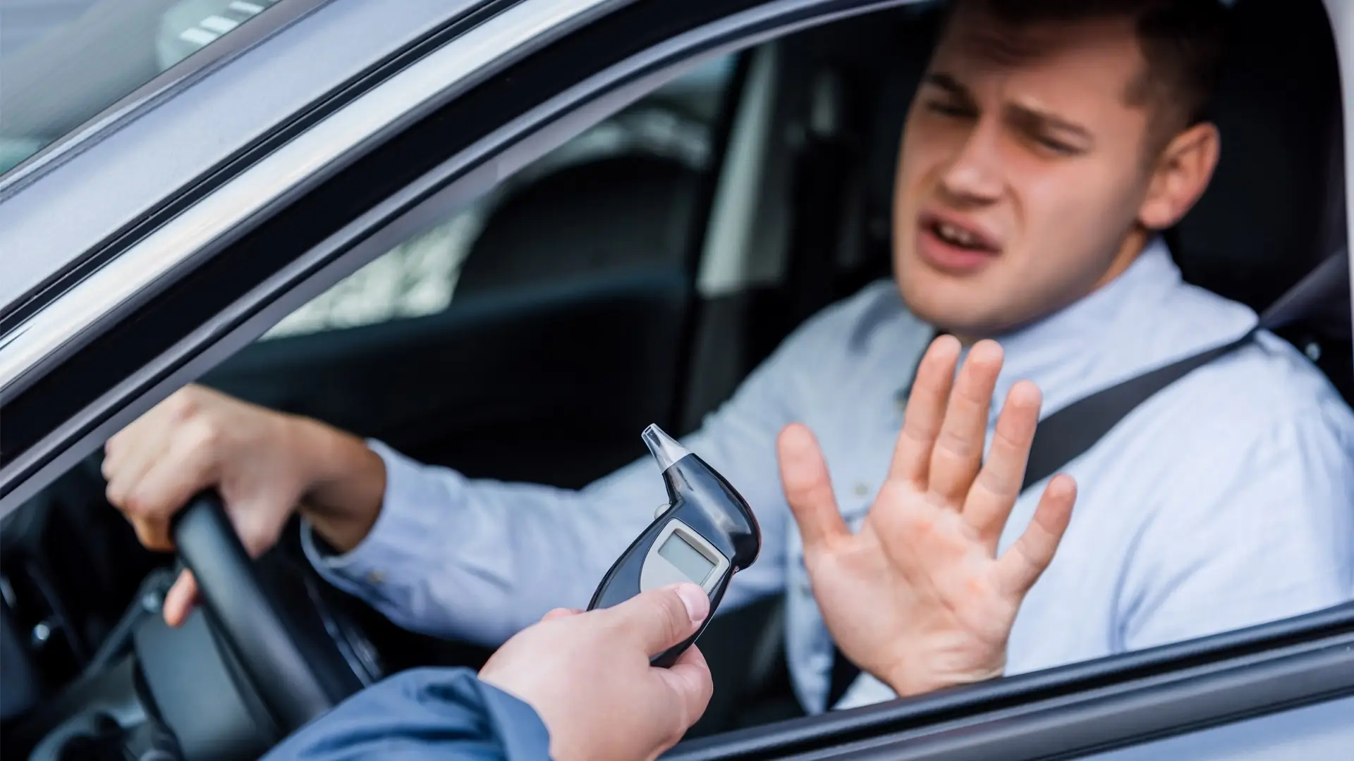 ALKOLLÜ ARAÇ KULLANMAK VE TRAFİK GÜVENLİĞİNİ TEHLİKEYE SOKMA SUÇU: HUKUKİ BOYUTLAR VE CEZAİ SONUÇLAR